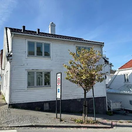 Romslig I Sentrum Med Egen Takterrasse *
