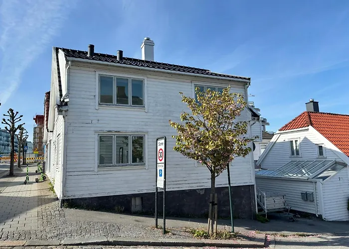 Romslig I Sentrum Med Egen Takterrasse *